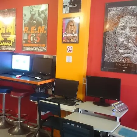 Хостел Hostel Blue Planet Париж